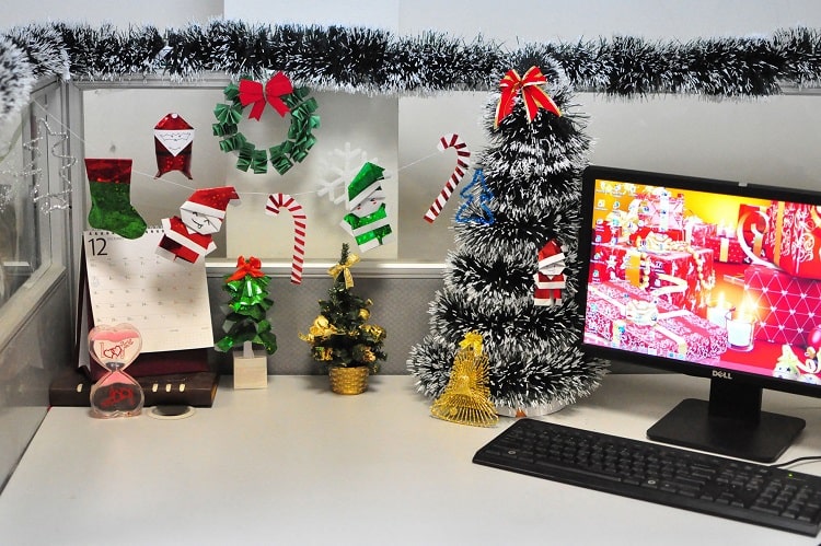 Gợi ý trang trí Noel cho văn phòng đơn giản, tiết kiệm - Rever Blog