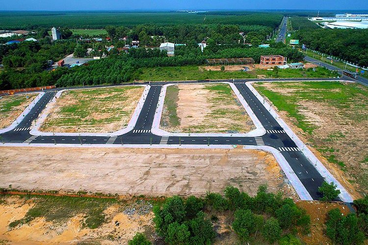 Có nên vay tiền ngân hàng để đầu tư đất nền?