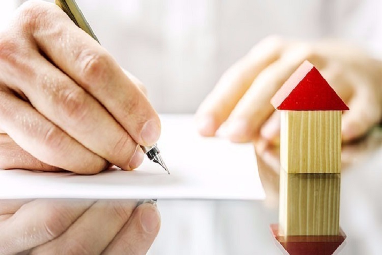 Những lưu ý khi ký hợp đồng thuê nhà viết tay