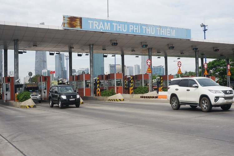 Trạm thu phí Thủ Thiêm được tháo dỡ sau 7 năm bỏ hoang